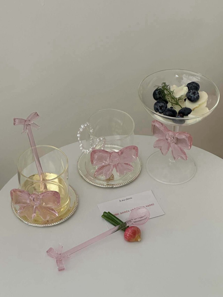 Ensemble de 2 verres à cocktail élégants à nœuds fantaisie faits à la main